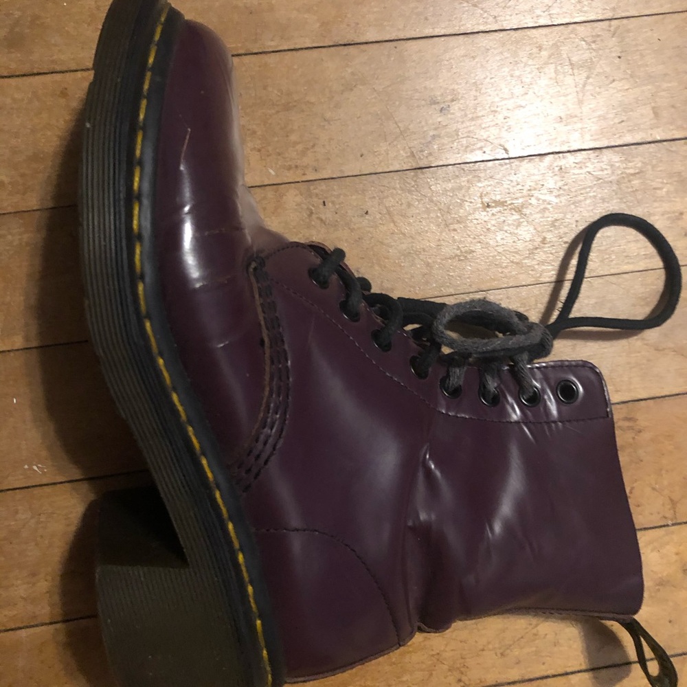 Dr. Martens healed boots Maroon